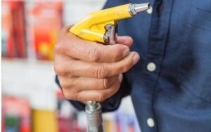 CE009-Cleaning with Compressed Air